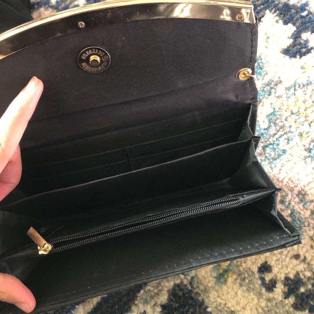 Purse - Picture 3 of 3